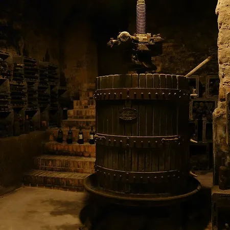 Tenuta Tenaglia * Serralunga di Crea